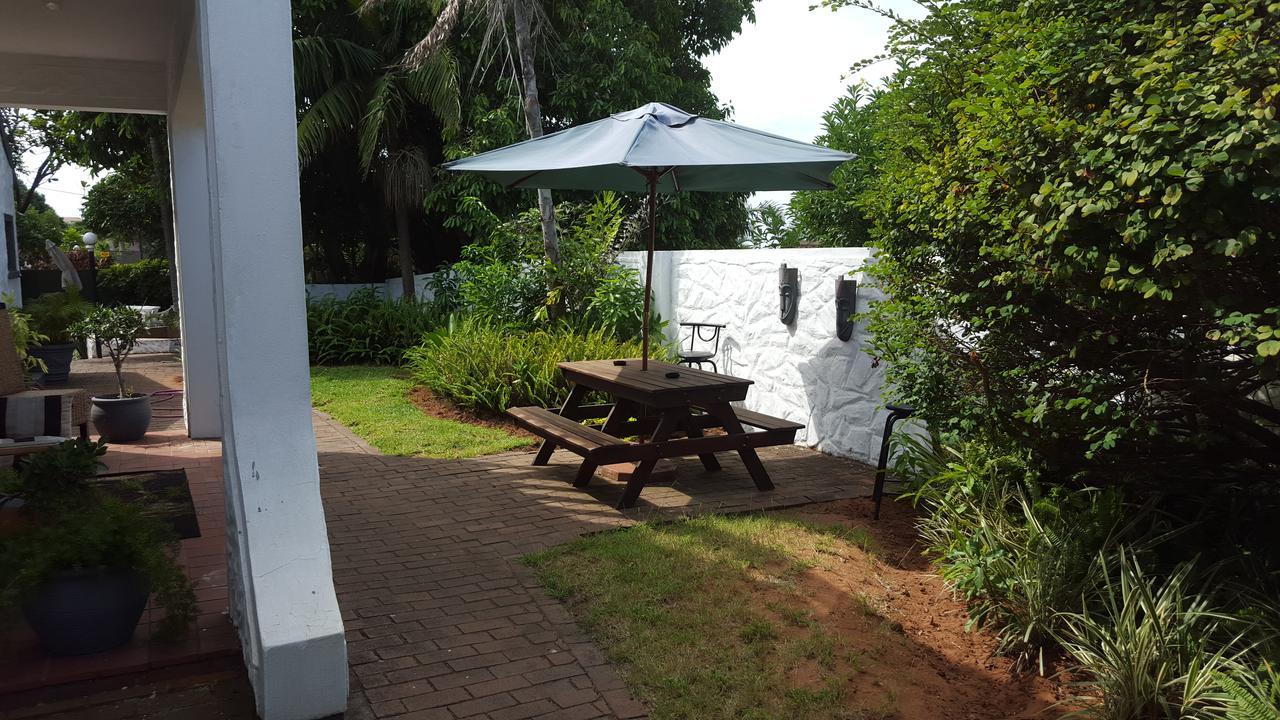 Old N New Bed & Breakfast Umhlanga Rocks Exterior foto